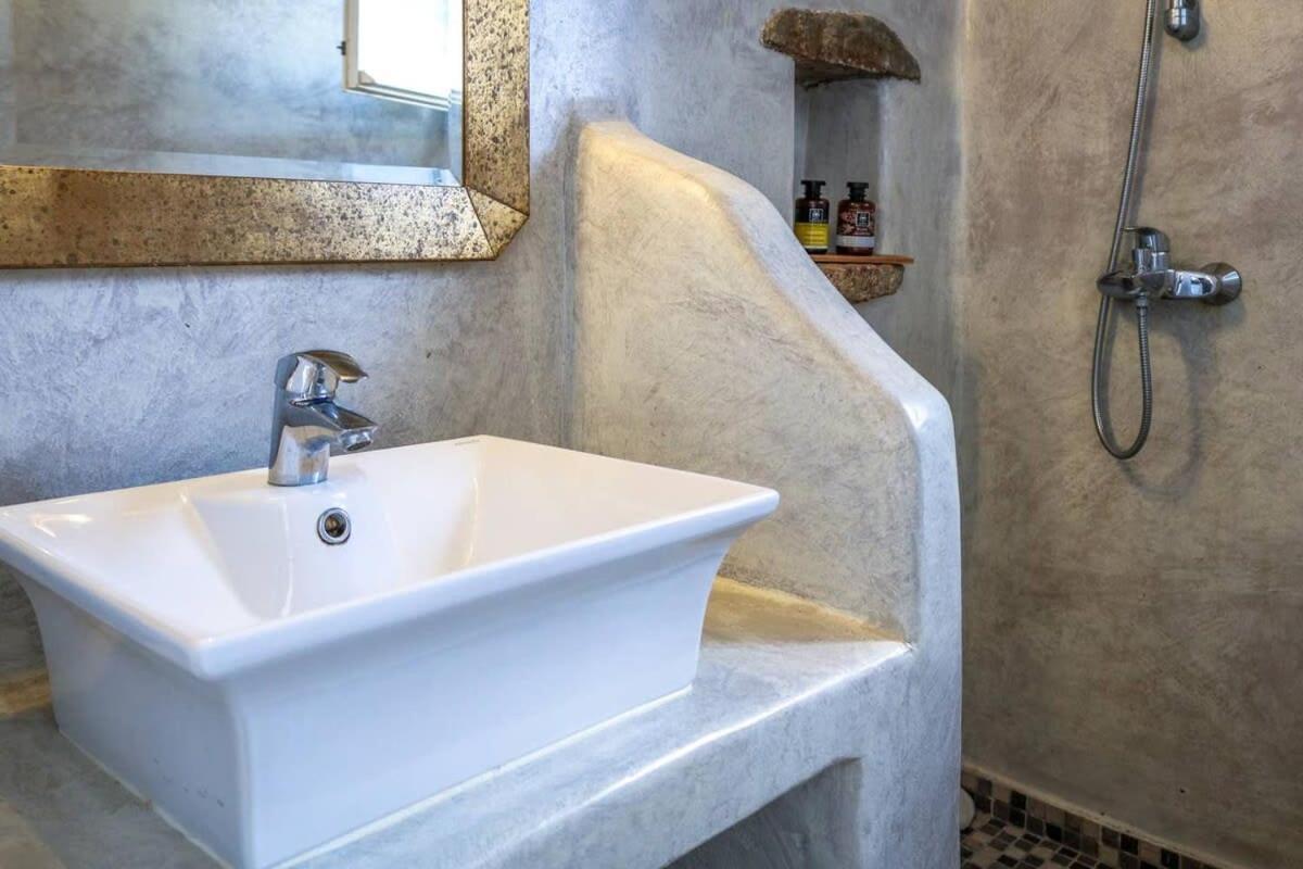 Luxury White Oasis W Private Pool In Mikonos Kalafatis